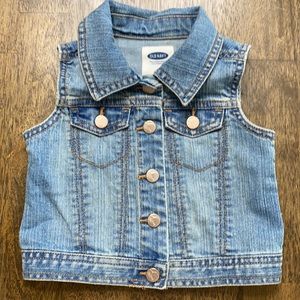 EUC old navy jean vest size 2T
